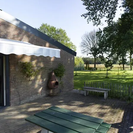 Huisje En B&B Green Cottage Bed & Breakfast